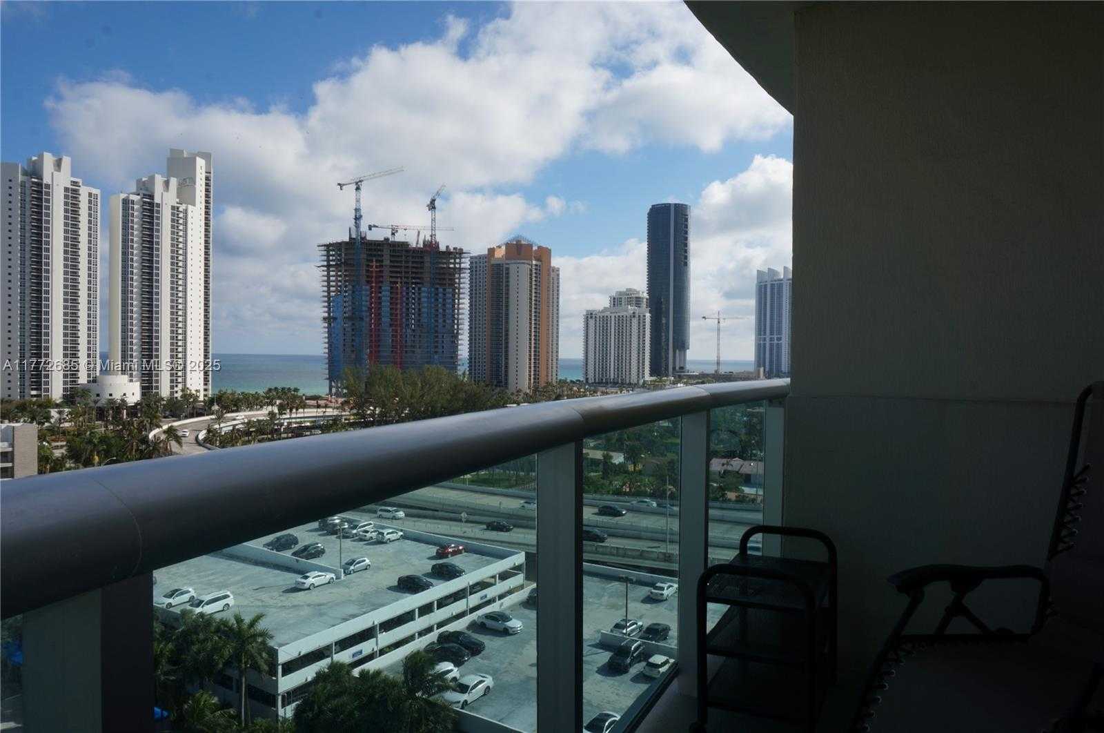 Small Image of 19380 #1208, Sunny Isles Beach Number 6