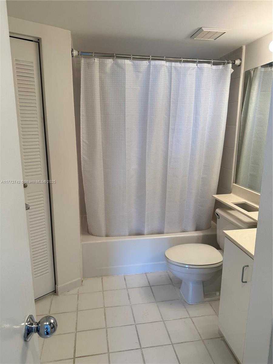 Small Image of 3300 NORTH EAST 192ND ST #1704, Aventura Number 5