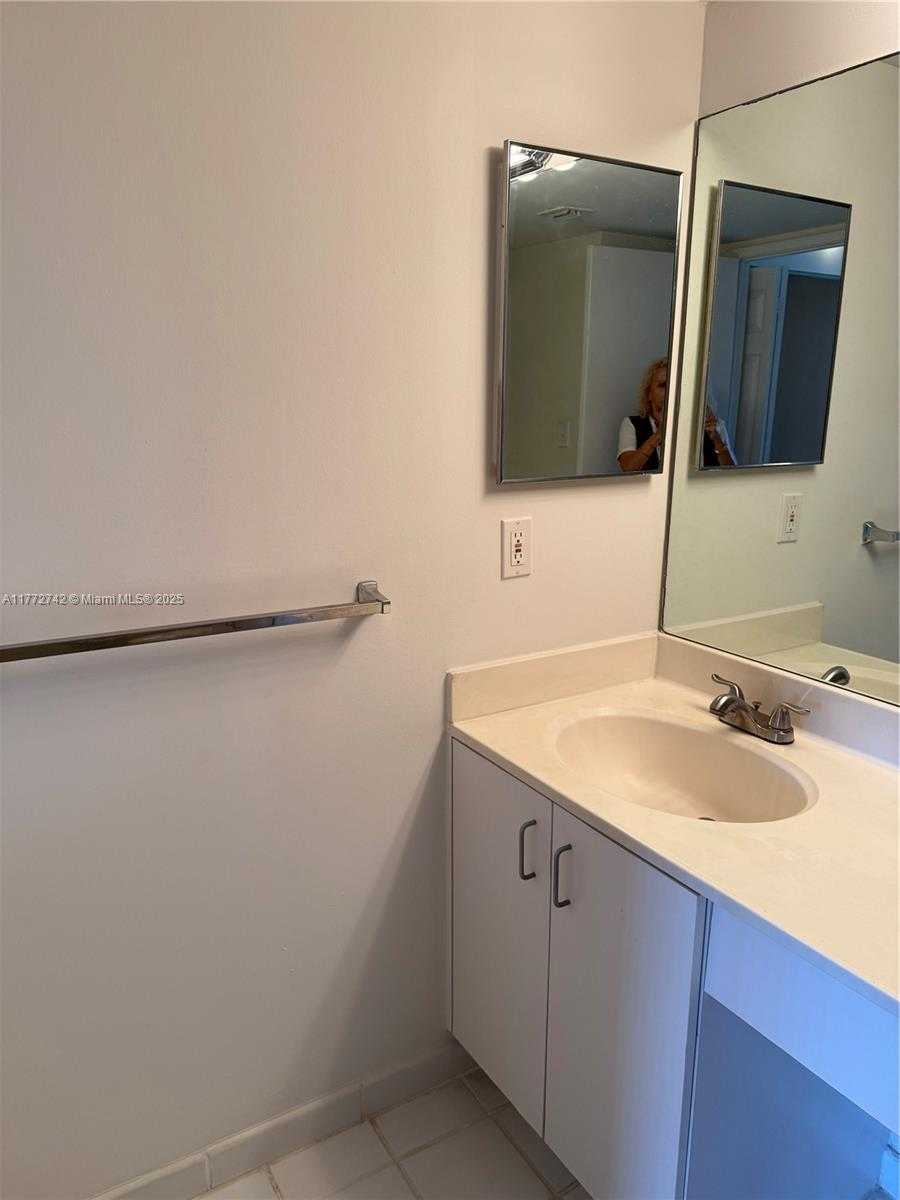 Small Image of 3300 NORTH EAST 192ND ST #1704, Aventura Number 7