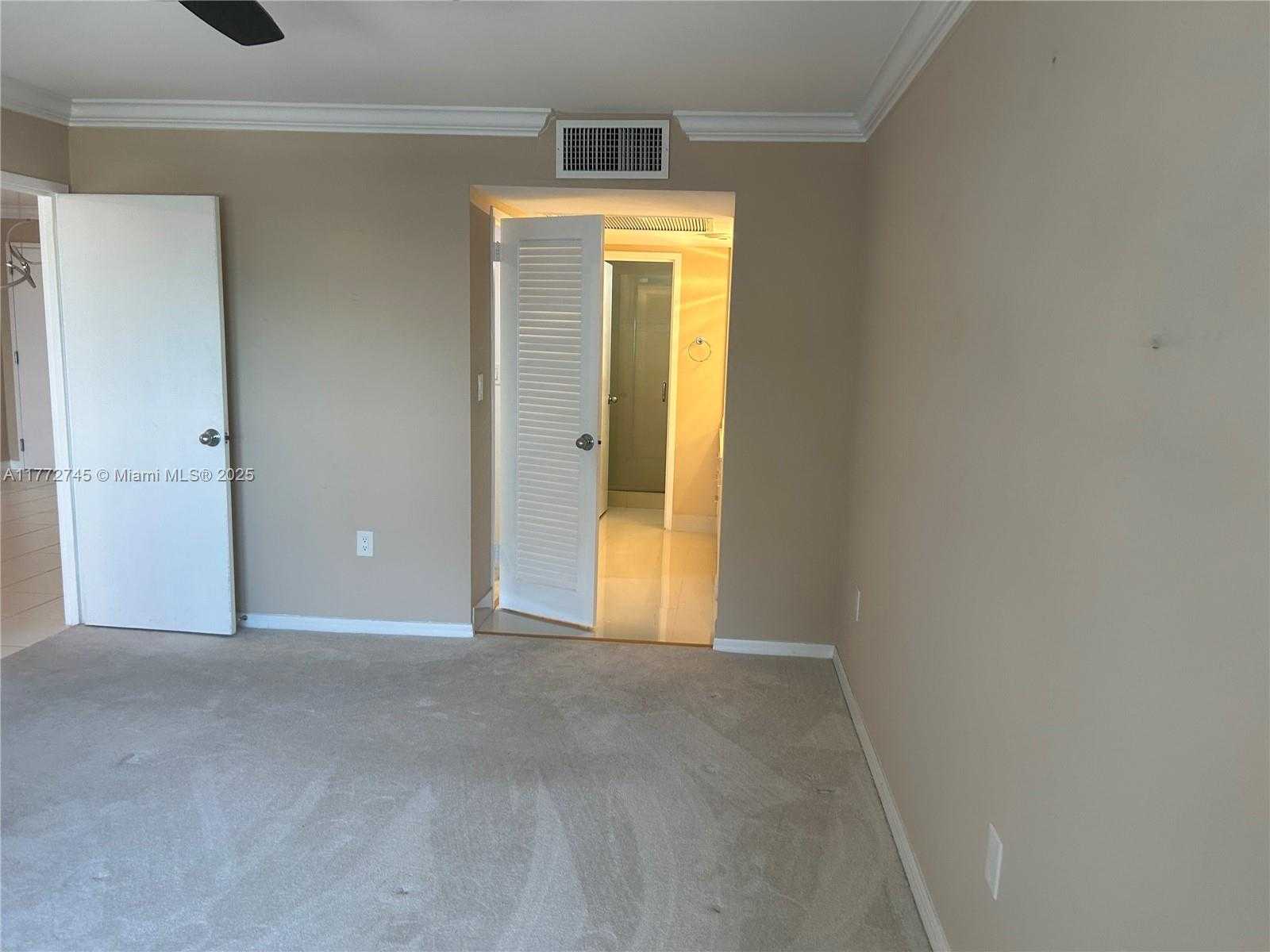 Small Image of 5701 COLLINS AVE #812, Miami Beach Number 10