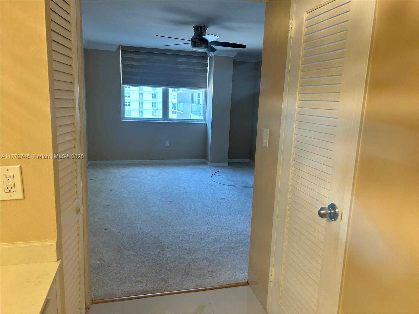 Small Image of 5701 COLLINS AVE #812, Miami Beach Number 6