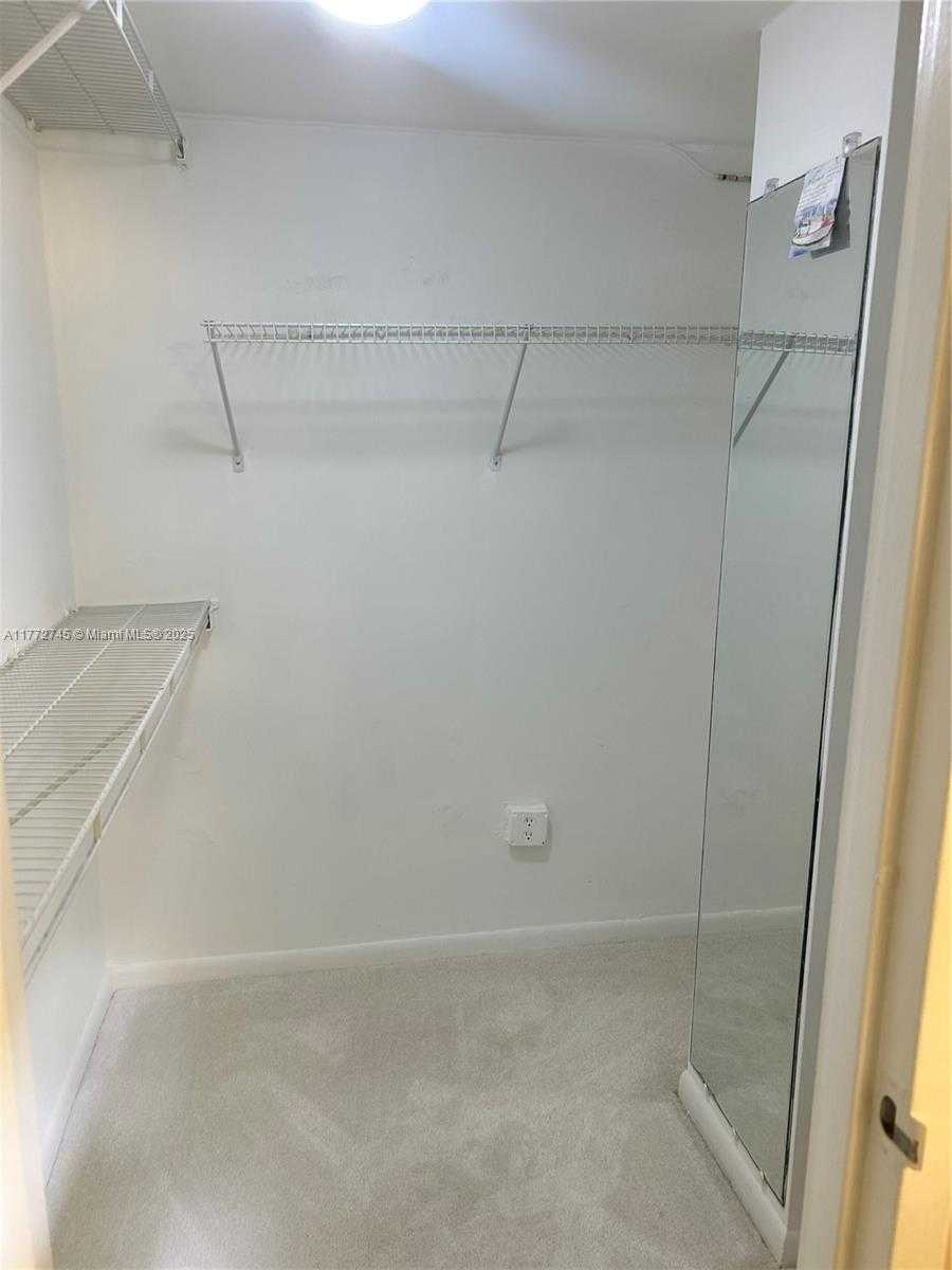 Small Image of 5701 COLLINS AVE #812, Miami Beach Number 9