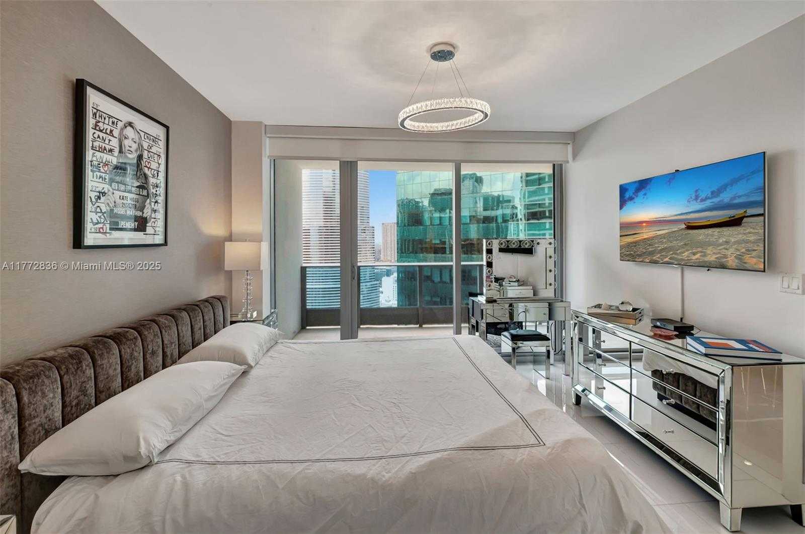 Small Image of 200 BISCAYNE BOULEVARD WAY #3509, Miami Number 18