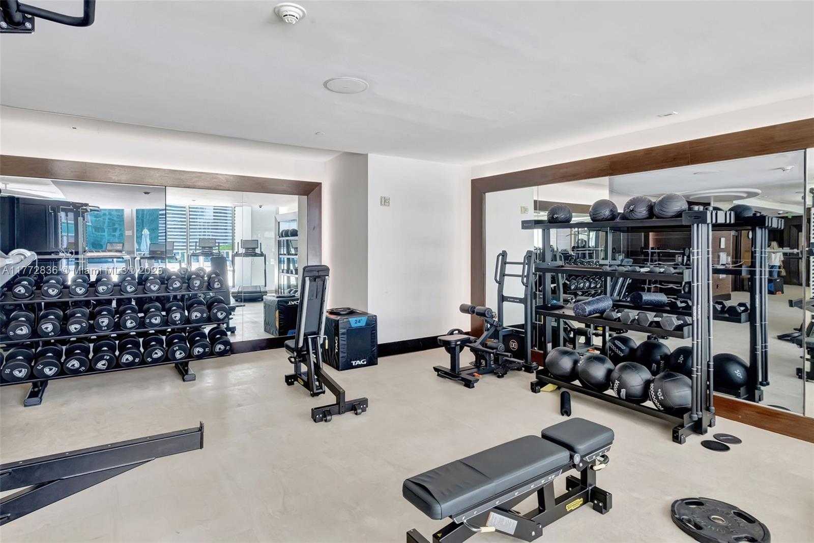 Small Image of 200 BISCAYNE BOULEVARD WAY #3509, Miami Number 29