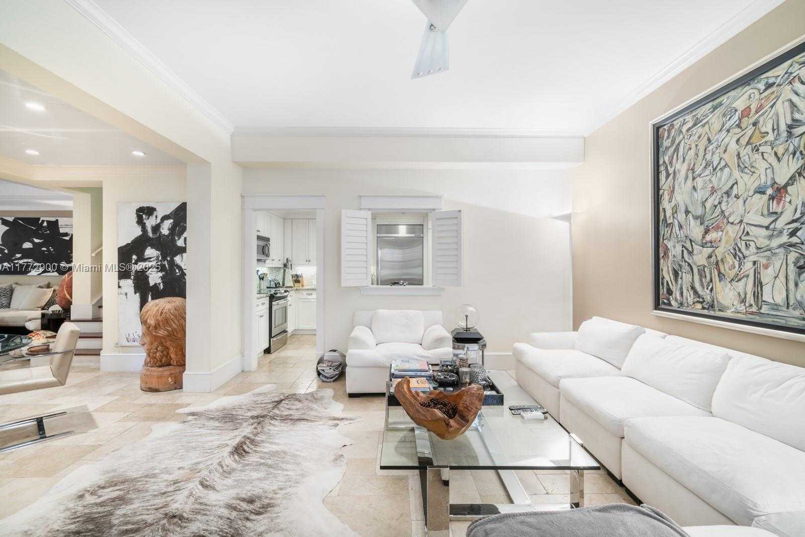 Small Image of 556 LORETTO AVE #14, Coral Gables Number 4