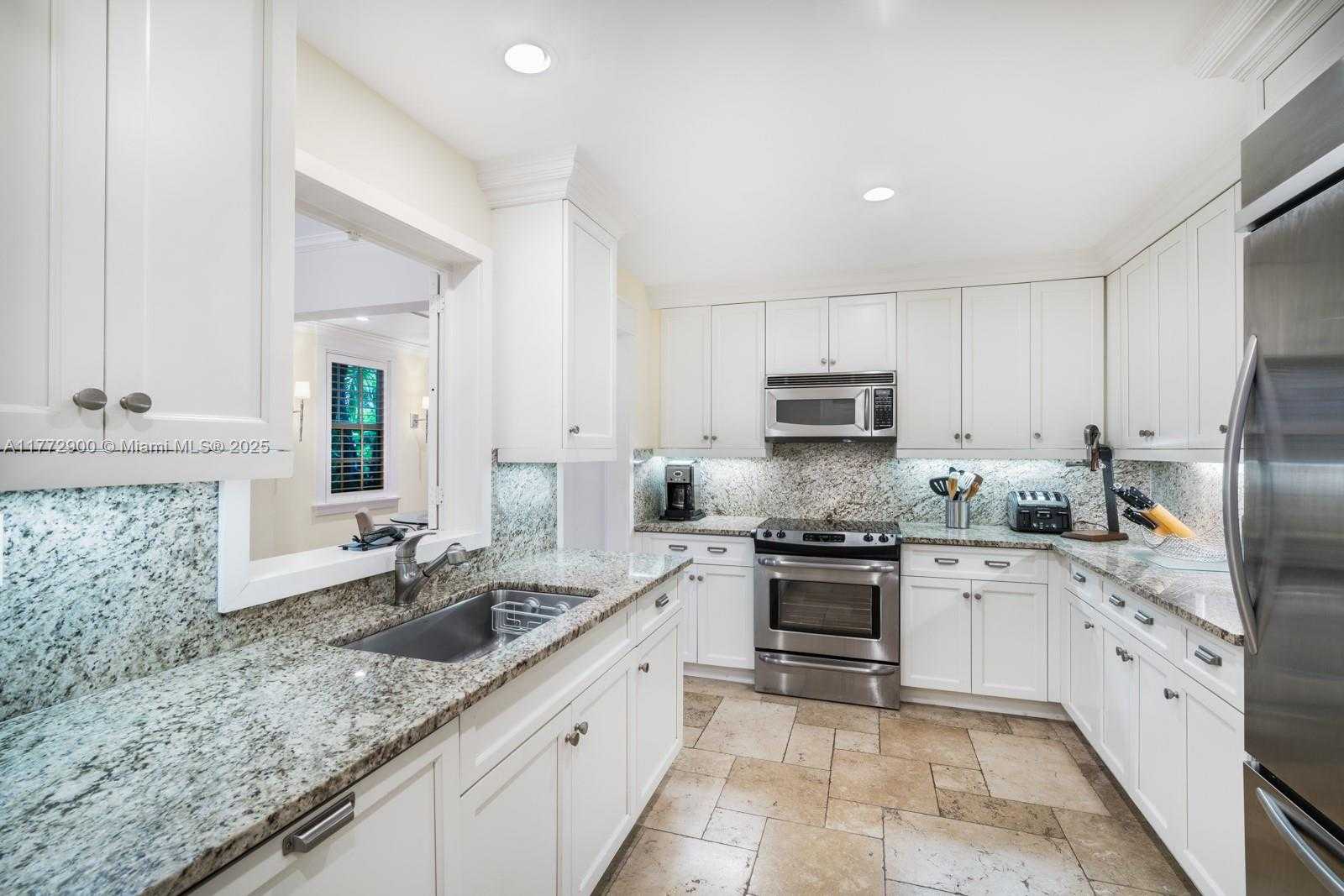 Small Image of 556 LORETTO AVE #14, Coral Gables Number 6