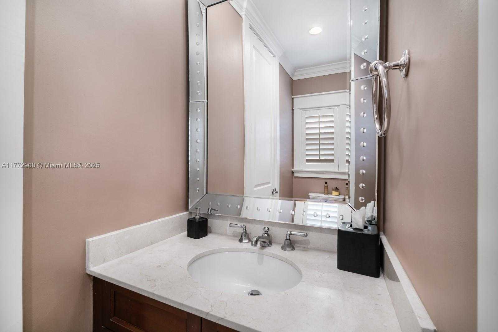 Small Image of 556 LORETTO AVE #14, Coral Gables Number 8