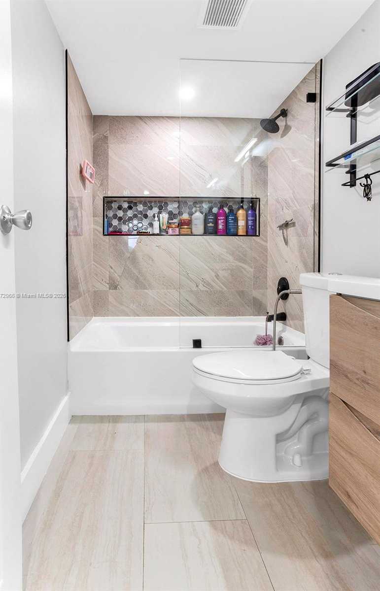 Small Image of 2821 NORTH N MIAMI BEACH BLVD #5M, North Miami Beach Number 12