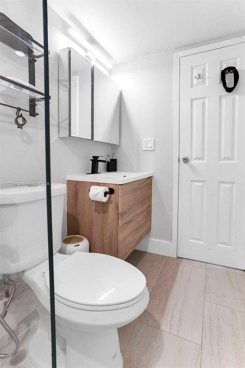 Small Image of 2821 NORTH N MIAMI BEACH BLVD #5M, North Miami Beach Number 13