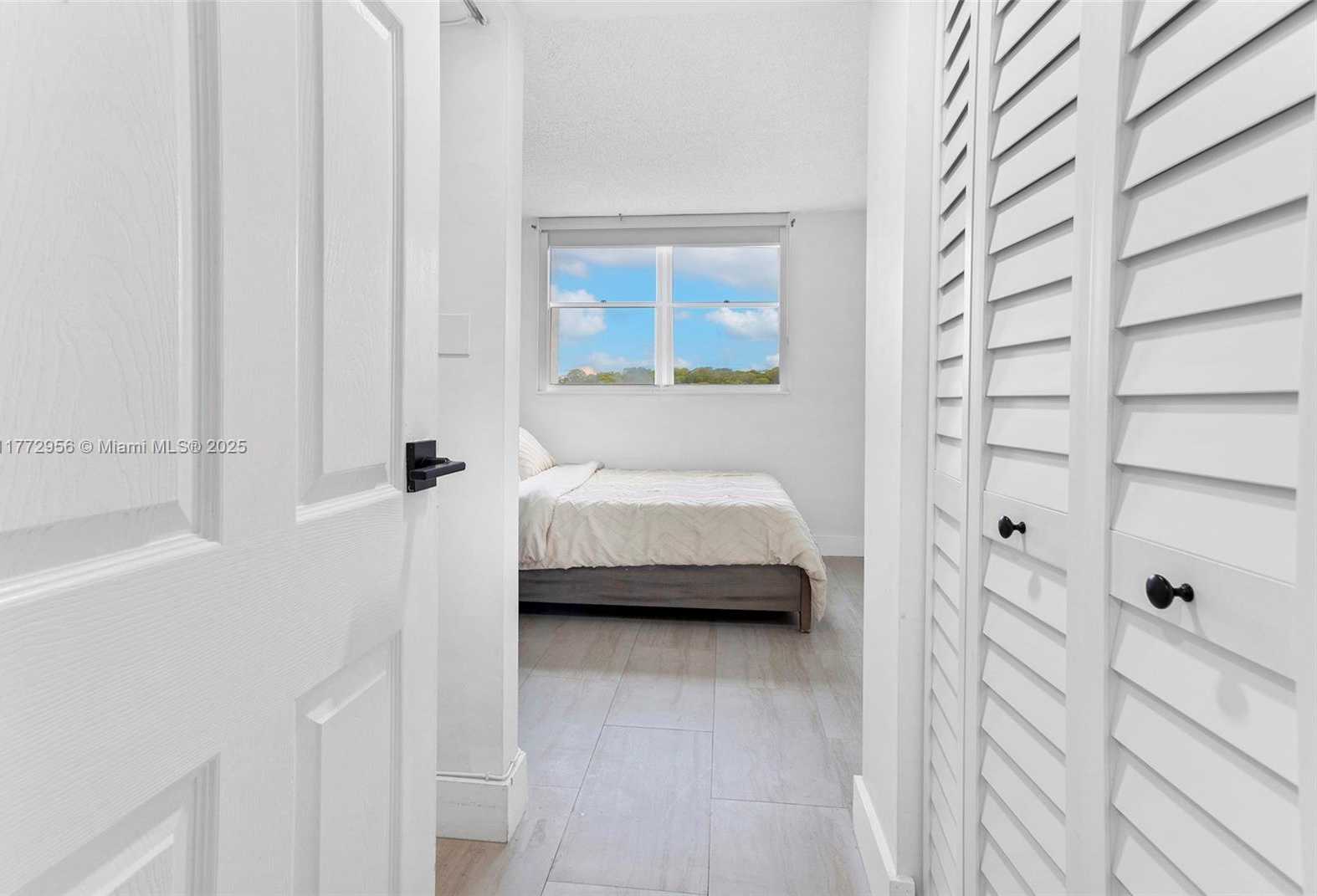 Small Image of 2821 NORTH N MIAMI BEACH BLVD #5M, North Miami Beach Number 14