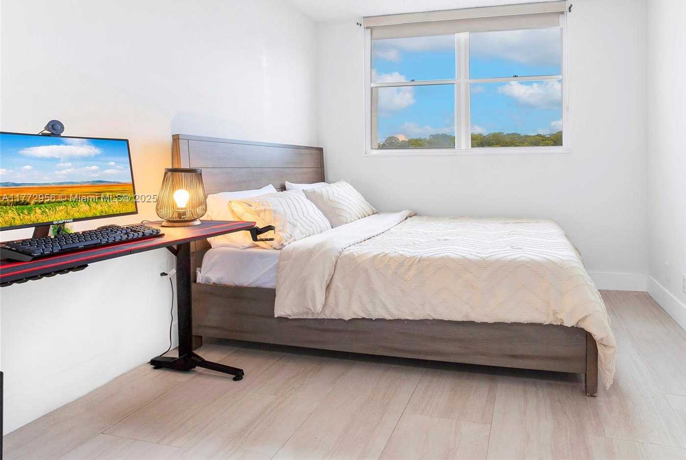 Small Image of 2821 NORTH N MIAMI BEACH BLVD #5M, North Miami Beach Number 15