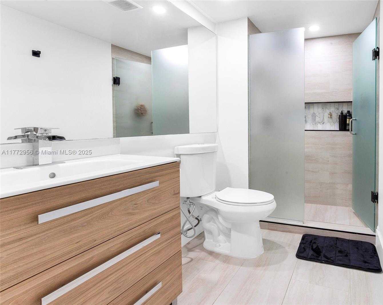 Small Image of 2821 NORTH N MIAMI BEACH BLVD #5M, North Miami Beach Number 17