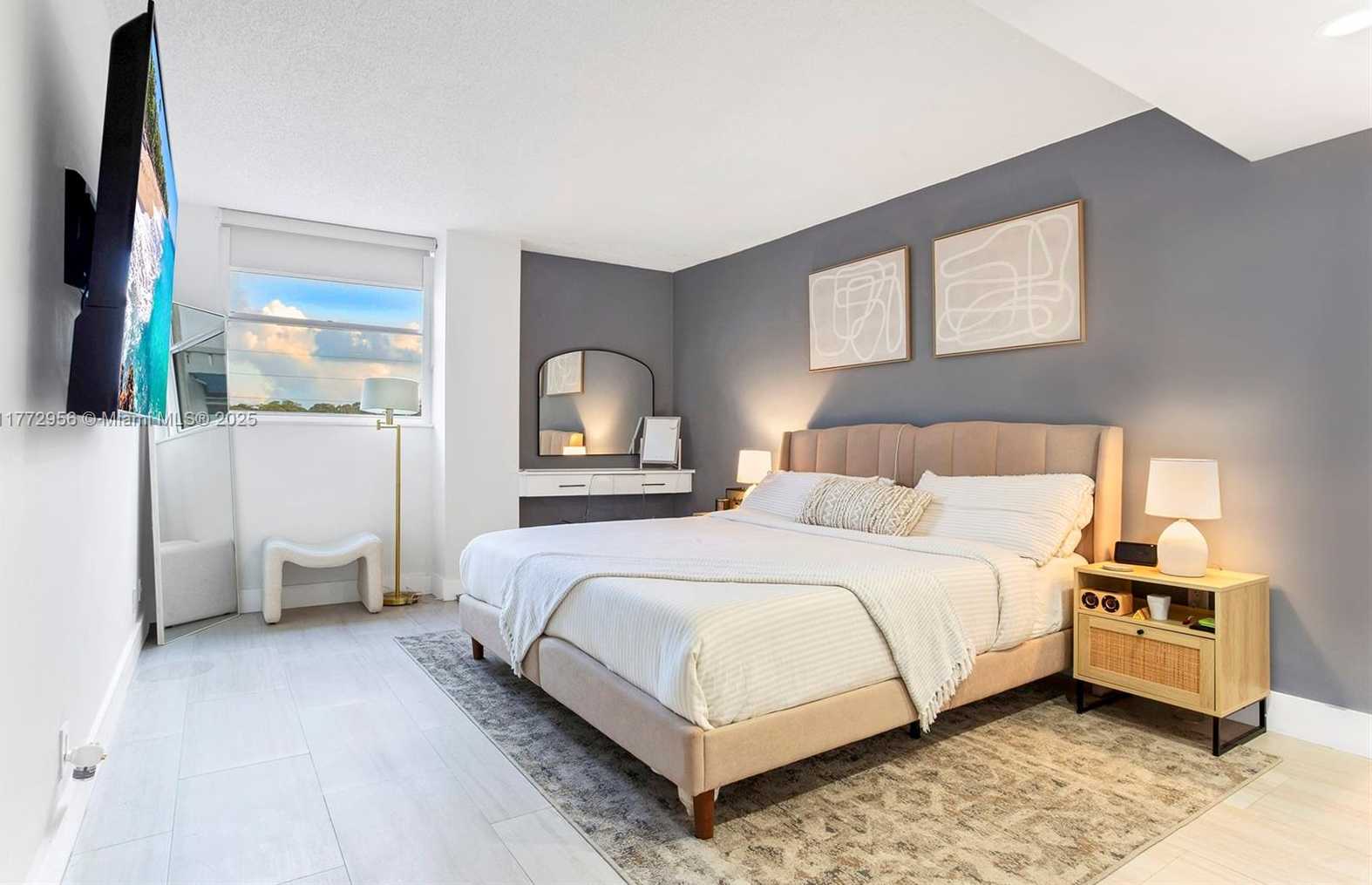 Small Image of 2821 NORTH N MIAMI BEACH BLVD #5M, North Miami Beach Number 2