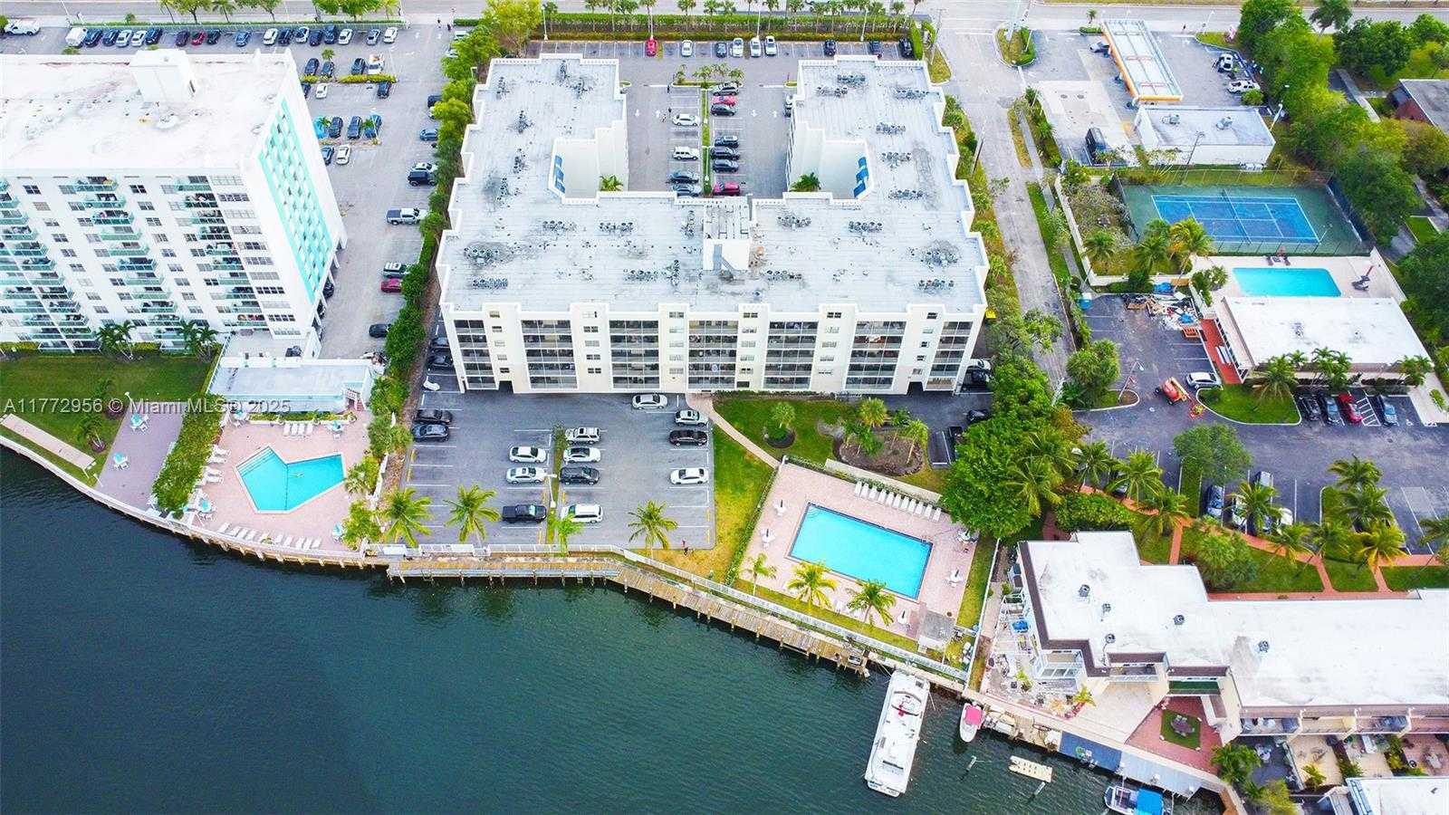 Small Image of 2821 NORTH N MIAMI BEACH BLVD #5M, North Miami Beach Number 31