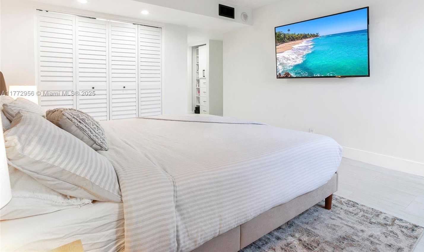 Small Image of 2821 NORTH N MIAMI BEACH BLVD #5M, North Miami Beach Number 9