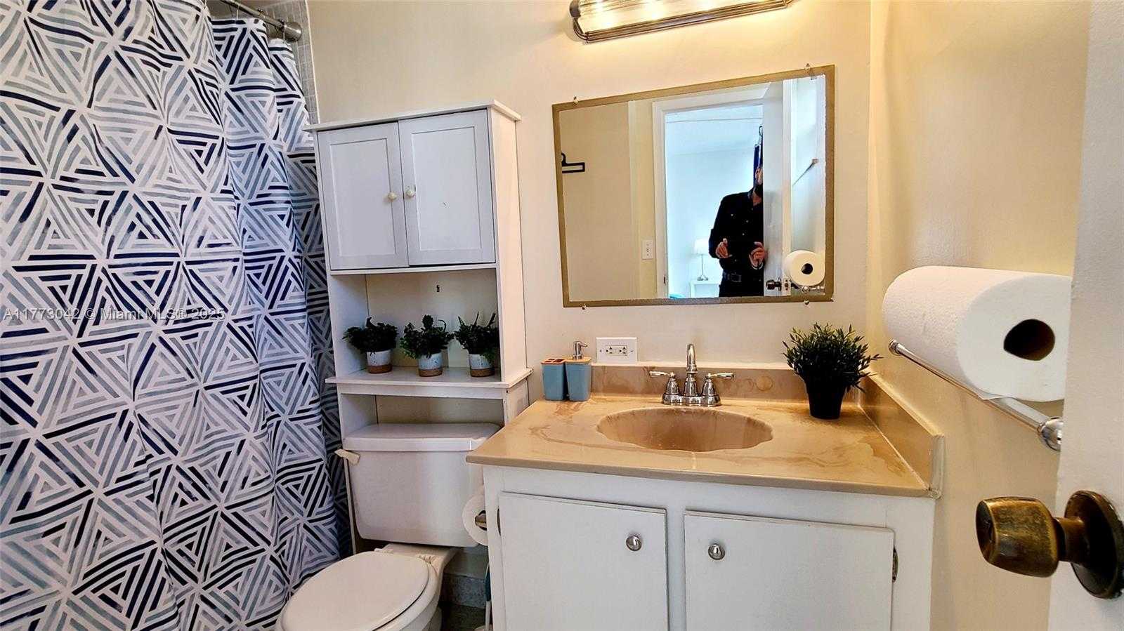 Small Image of 17011 NORTH BAY RD #608, Sunny Isles Beach Number 17