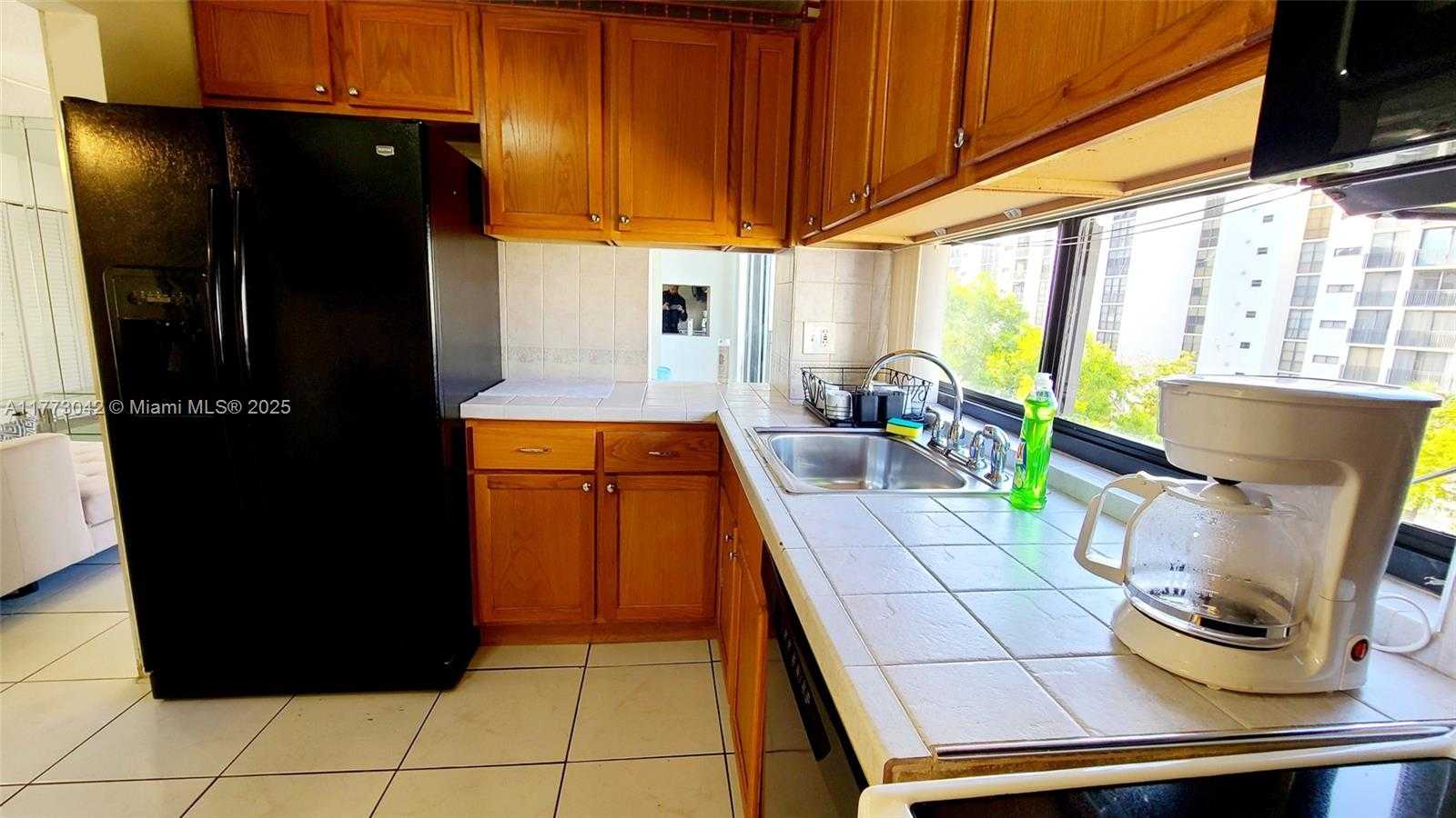 Small Image of 17011 NORTH BAY RD #608, Sunny Isles Beach Number 9