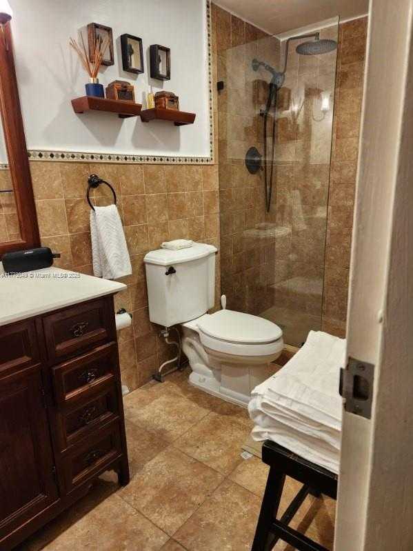 Small Image of 5825 COLLINS AVE #5D, Miami Beach Number 10