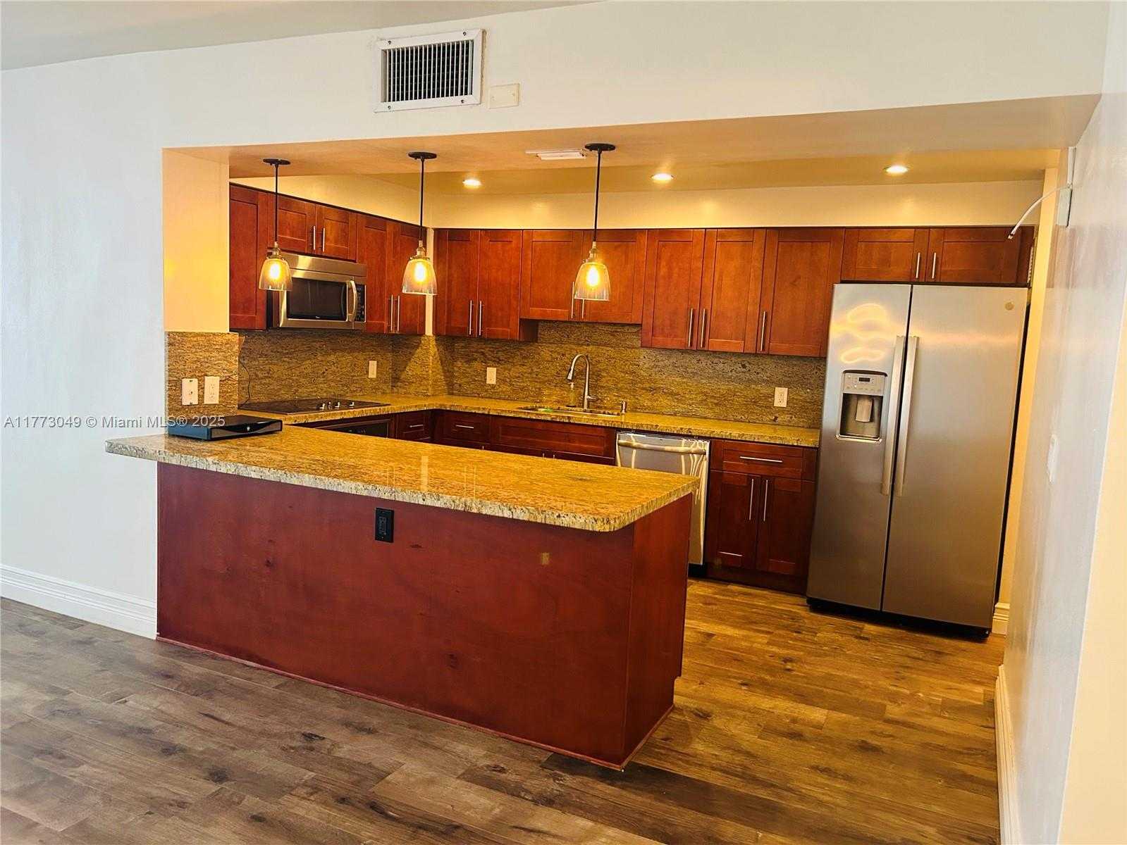 Small Image of 5825 COLLINS AVE #5D, Miami Beach Number 23