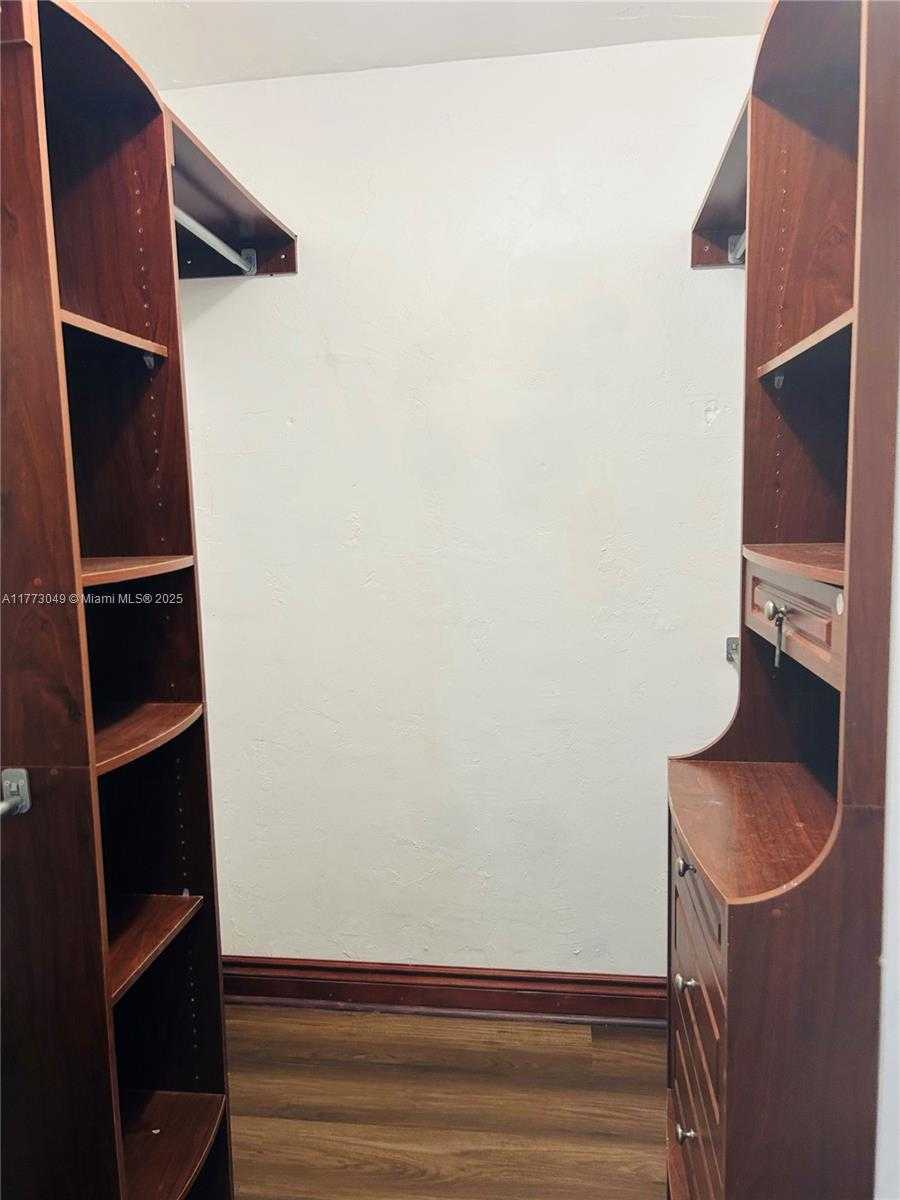 Small Image of 5825 COLLINS AVE #5D, Miami Beach Number 28