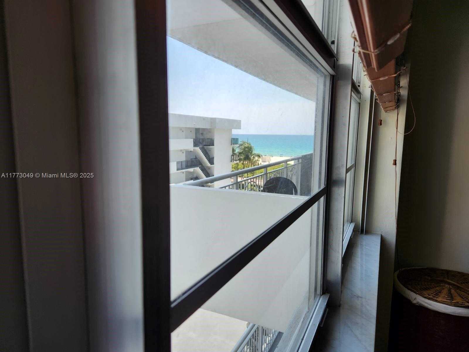 Small Image of 5825 COLLINS AVE #5D, Miami Beach Number 4