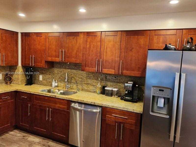 Small Image of 5825 COLLINS AVE #5D, Miami Beach Number 7