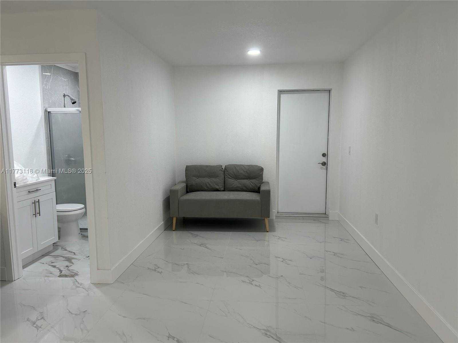 Small Image of Miami Number 4