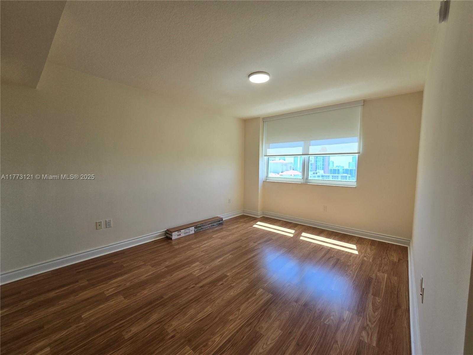 Small Image of 19501 WEST COUNTRY CLUB DR #2508, Aventura Number 10