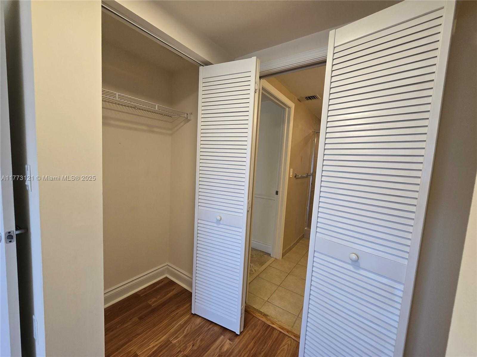 Small Image of 19501 WEST COUNTRY CLUB DR #2508, Aventura Number 12