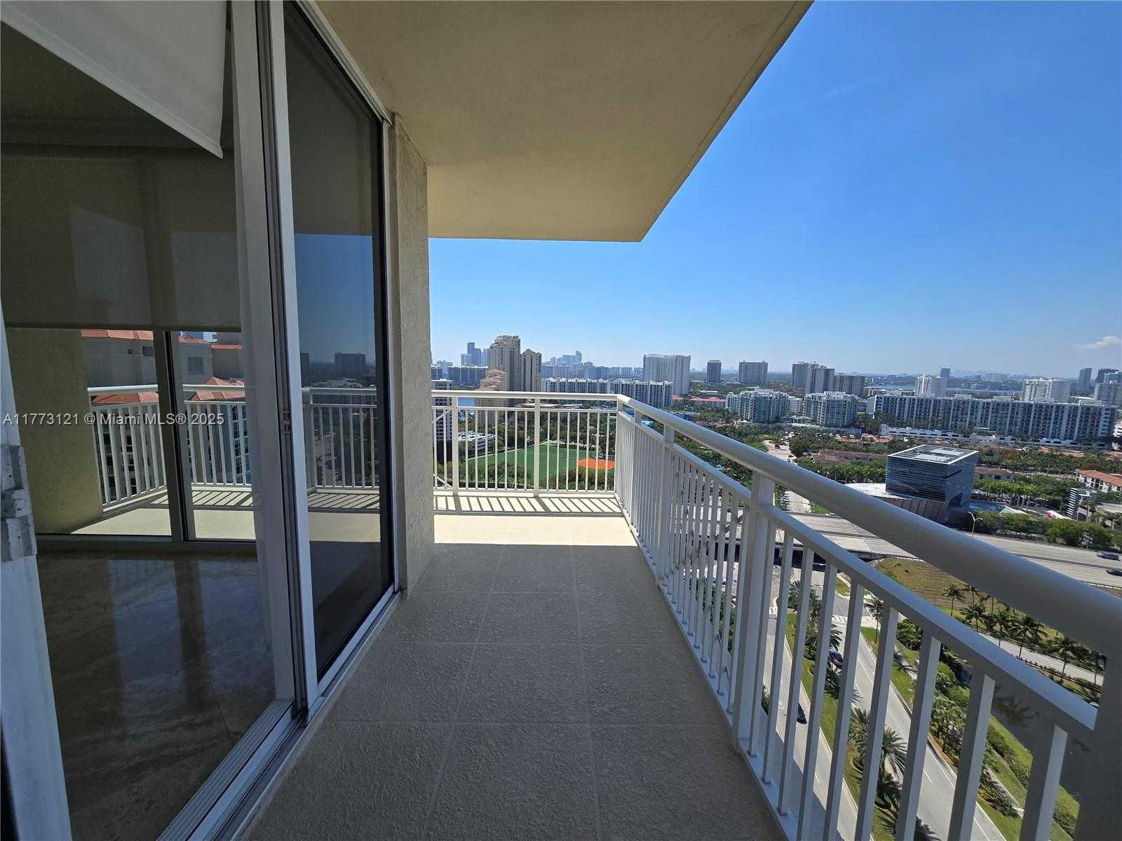 Small Image of 19501 WEST COUNTRY CLUB DR #2508, Aventura Number 19