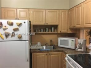 Small Image of 2905 POINT EAST DR #L312, Aventura Number 10