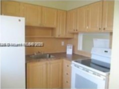Small Image of 2905 POINT EAST DR #L312, Aventura Number 11