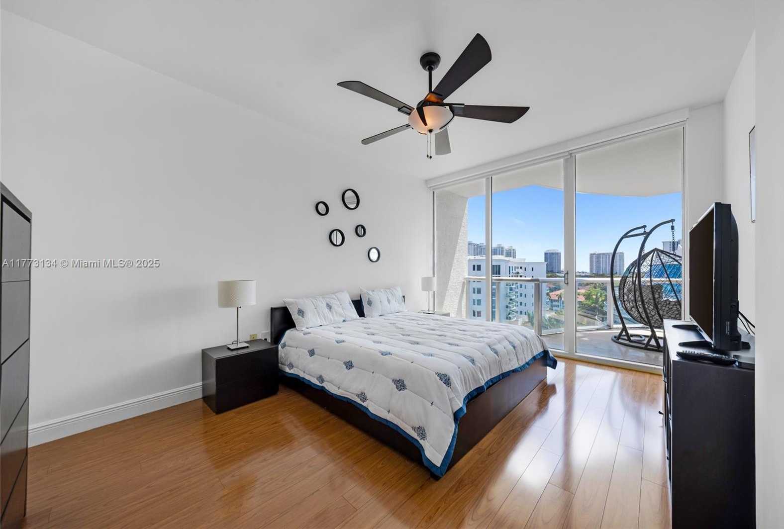Small Image of 3131 NORTH EAST 188TH ST #1-910, Aventura Number 13