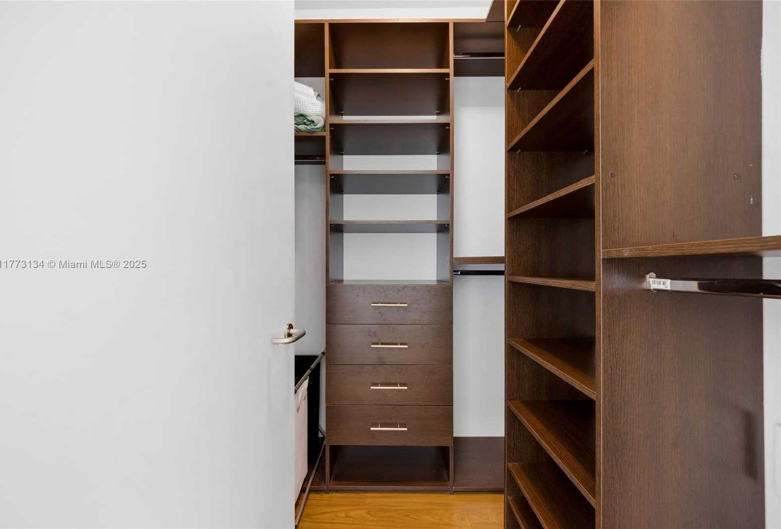 Small Image of 3131 NORTH EAST 188TH ST #1-910, Aventura Number 17