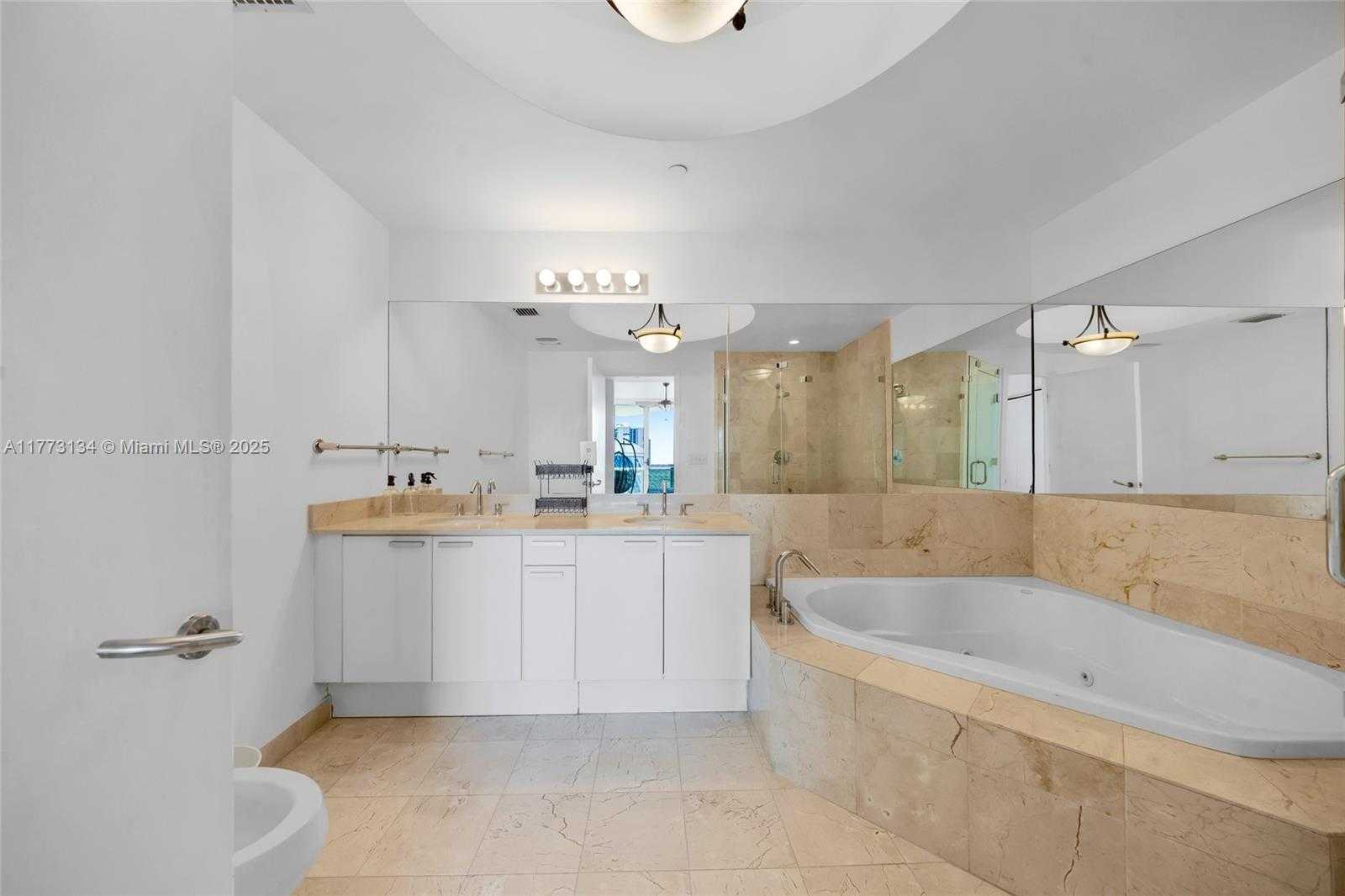 Small Image of 3131 NORTH EAST 188TH ST #1-910, Aventura Number 19
