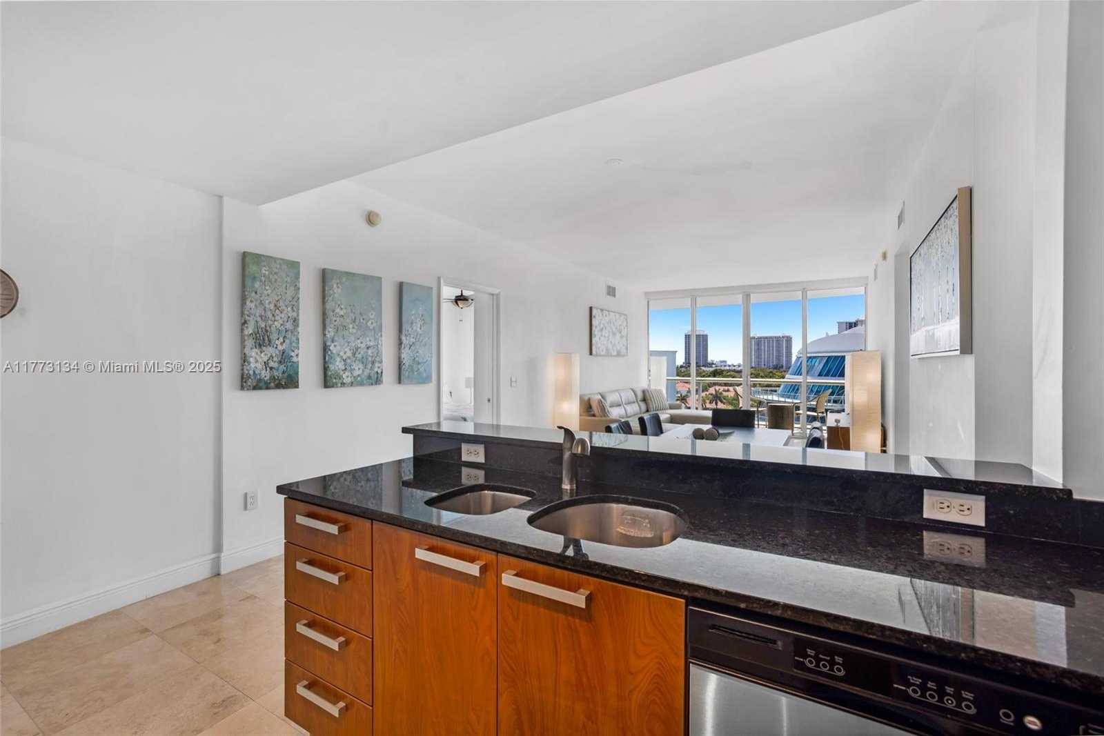 Small Image of 3131 NORTH EAST 188TH ST #1-910, Aventura Number 3