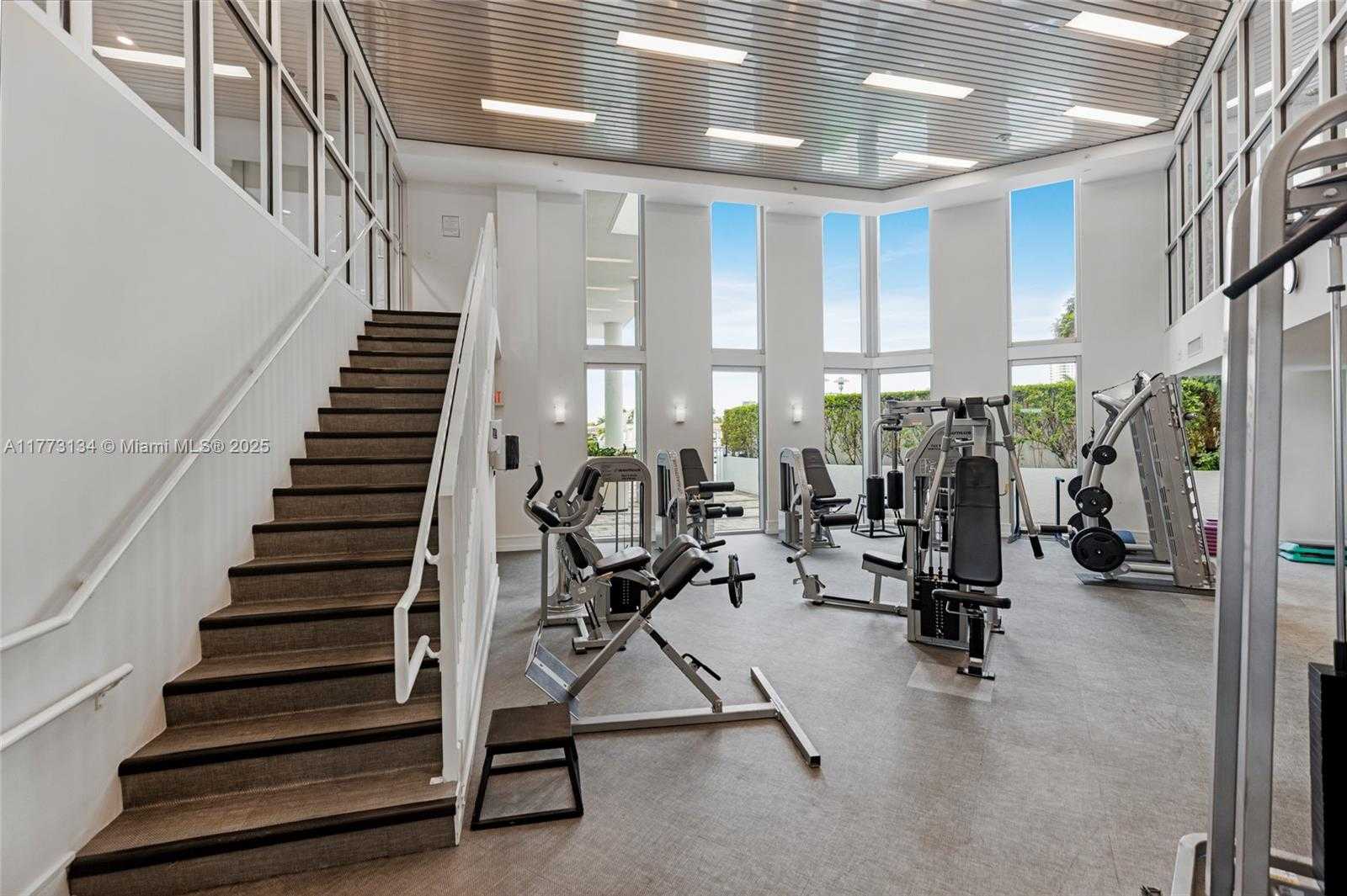 Small Image of 3131 NORTH EAST 188TH ST #1-910, Aventura Number 30