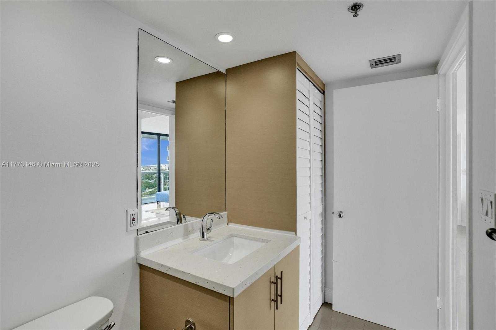 Small Image of 20515 EAST COUNTRY CLUB DR #1641, Aventura Number 17