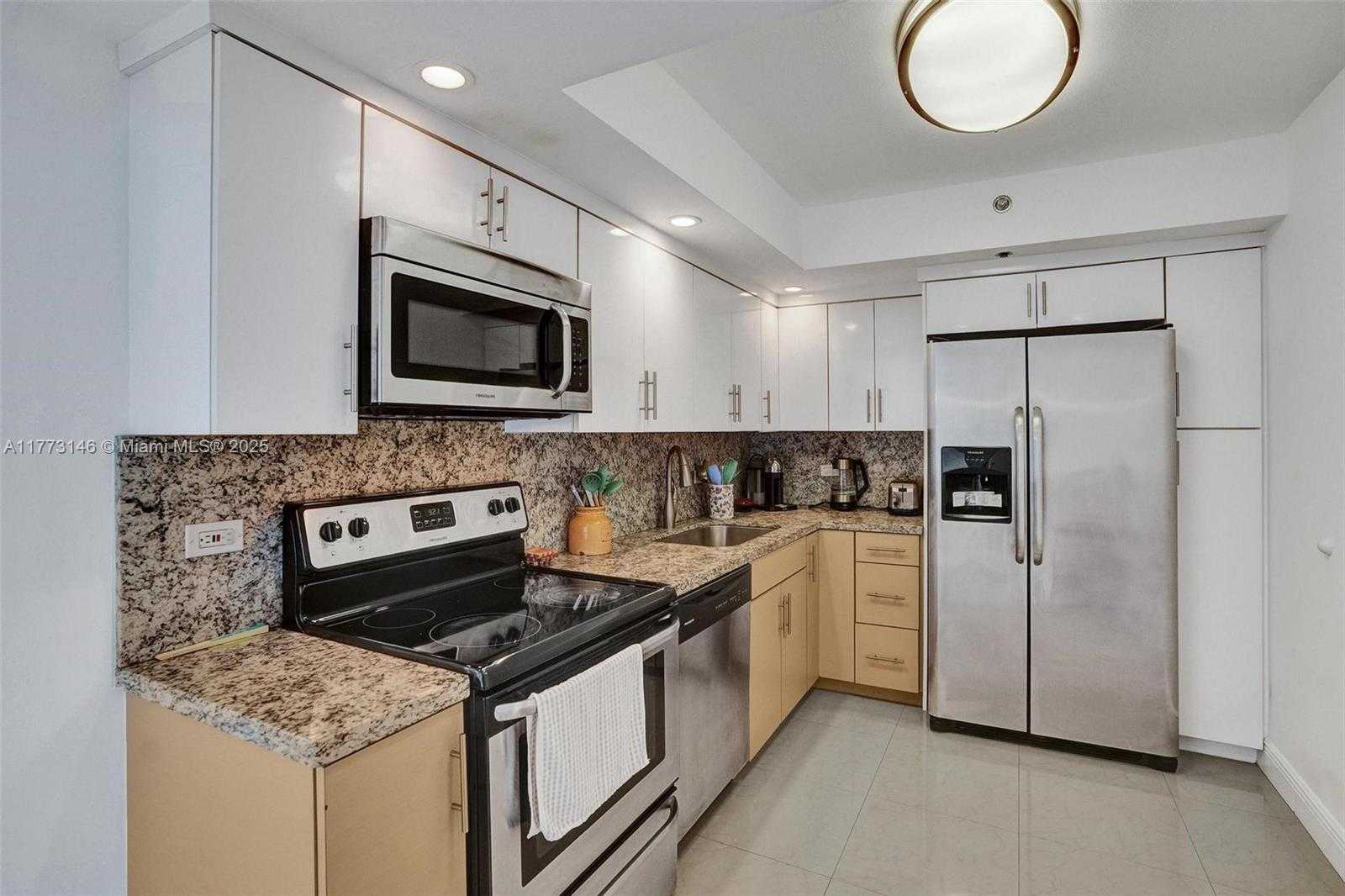 Small Image of 20515 EAST COUNTRY CLUB DR #1641, Aventura Number 2