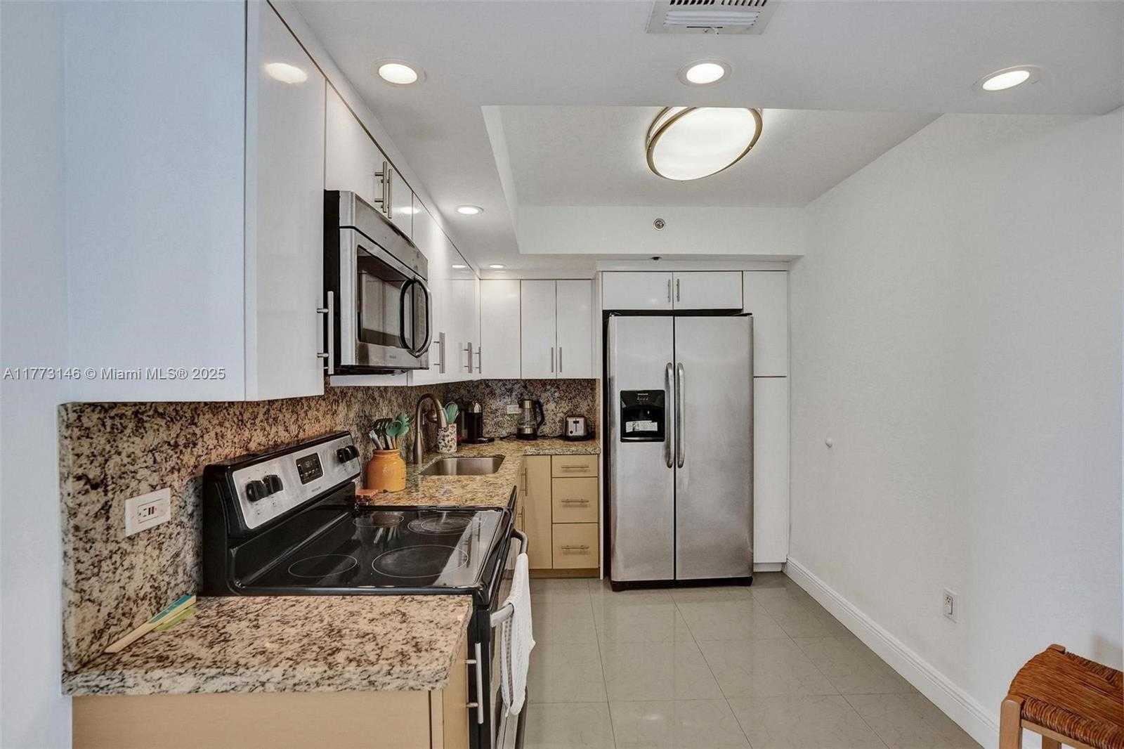 Small Image of 20515 EAST COUNTRY CLUB DR #1641, Aventura Number 3