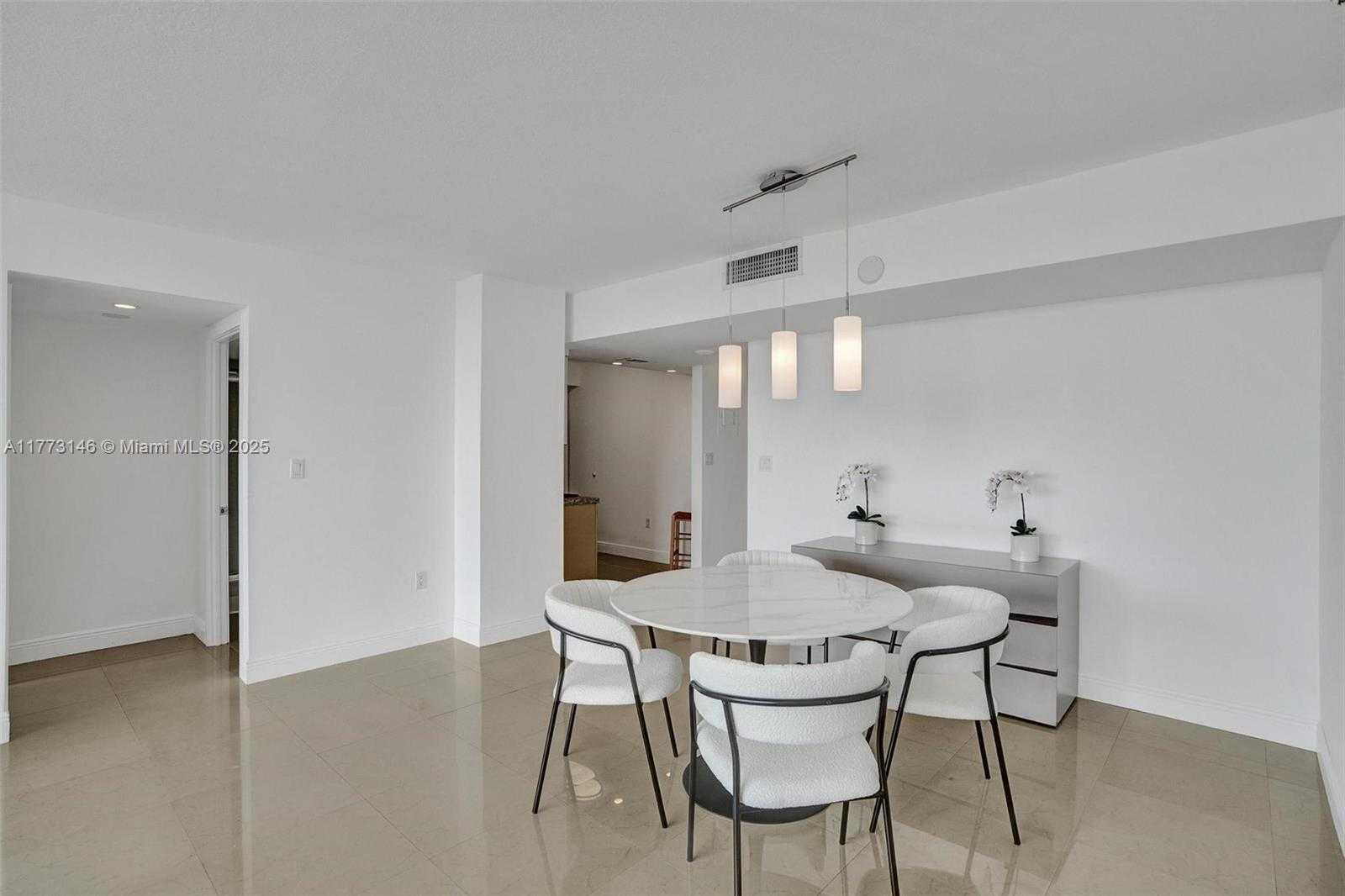 Small Image of 20515 EAST COUNTRY CLUB DR #1641, Aventura Number 6