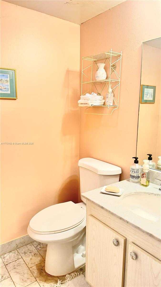 Small Image of 2401 SOUTH OCEAN DR #702, Hollywood Number 14