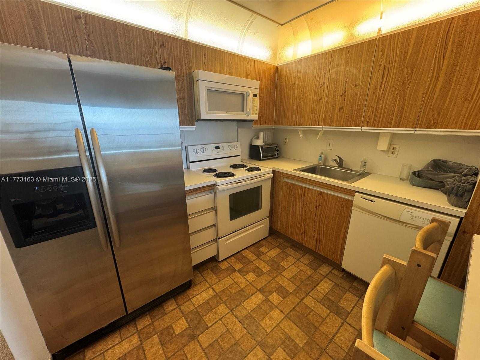 Small Image of 2401 SOUTH OCEAN DR #702, Hollywood Number 27