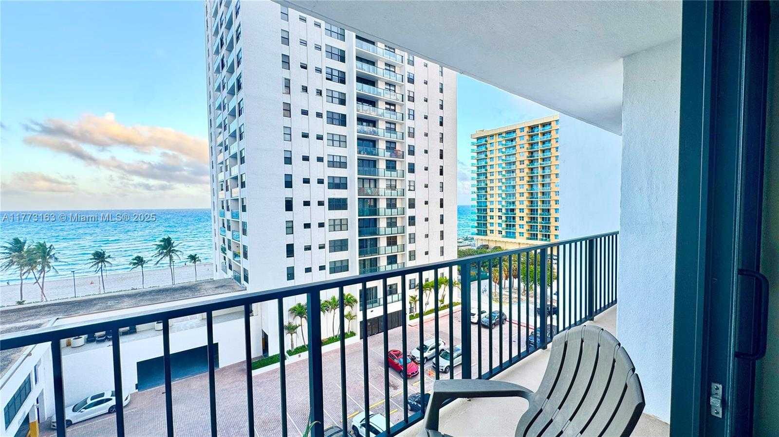 Small Image of 2401 SOUTH OCEAN DR #702, Hollywood Number 9