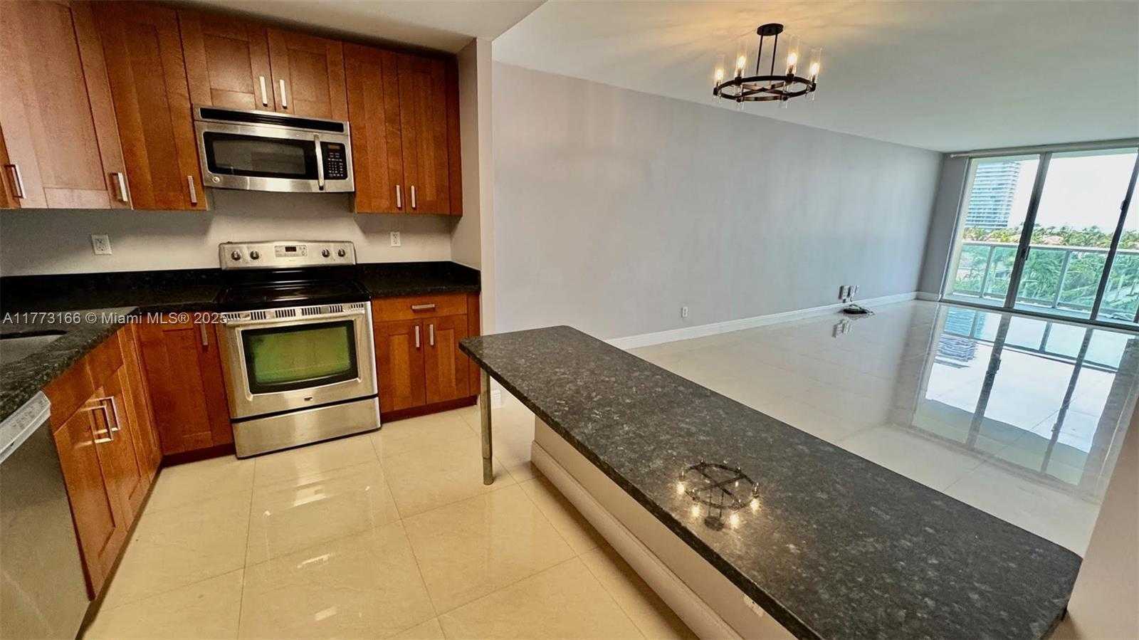 Small Image of 19390 COLLINS AVE #624, Sunny Isles Beach Number 4