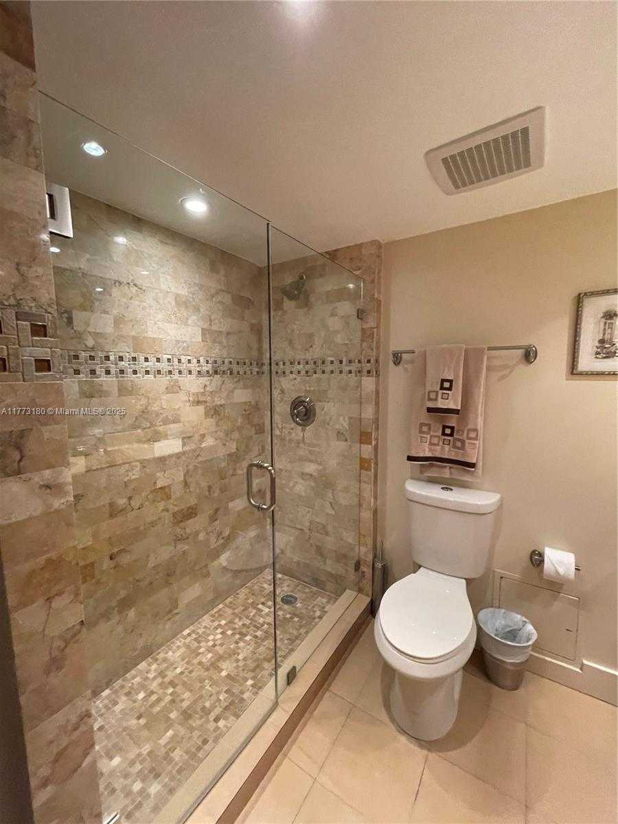 Small Image of 2301 COLLINS AVE #519, Miami Beach Number 16