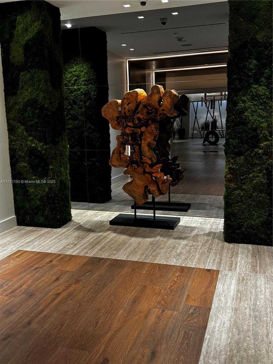 Small Image of 2301 COLLINS AVE #519, Miami Beach Number 20