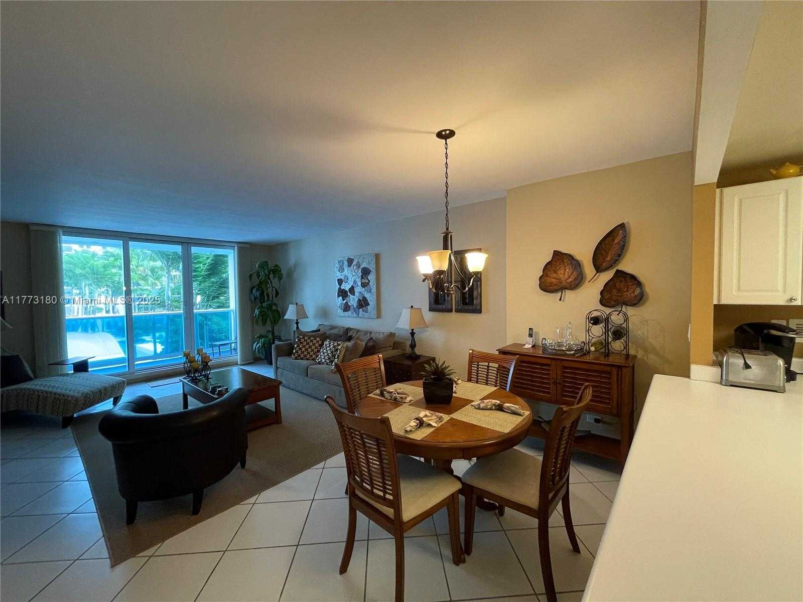 Small Image of 2301 COLLINS AVE #519, Miami Beach Number 3