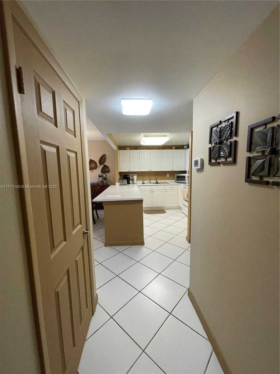 Small Image of 2301 COLLINS AVE #519, Miami Beach Number 9