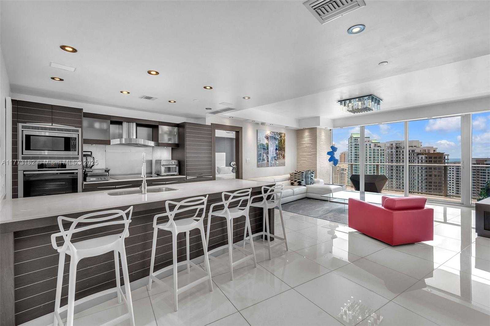 Small Image of 200 BISCAYNE BOULEVARD WAY #3607, Miami Number 10